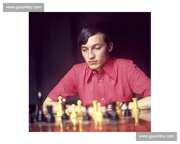 卡尔波夫与卡斯帕罗夫世纪棋局对决从冷战阴影到现代国际象棋王权更替的传奇史诗 卡尔波夫与卡斯帕罗夫世纪棋局对决从冷战阴影到现代国际象棋王权更替的传奇史诗